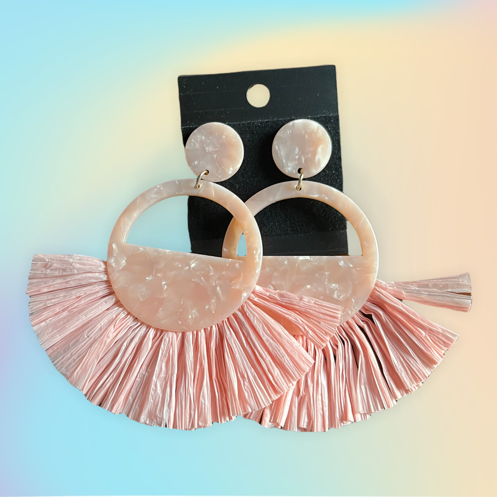 4/$20 NWOT pink marble resin & boho raffia fan tassel fringe statement earrings